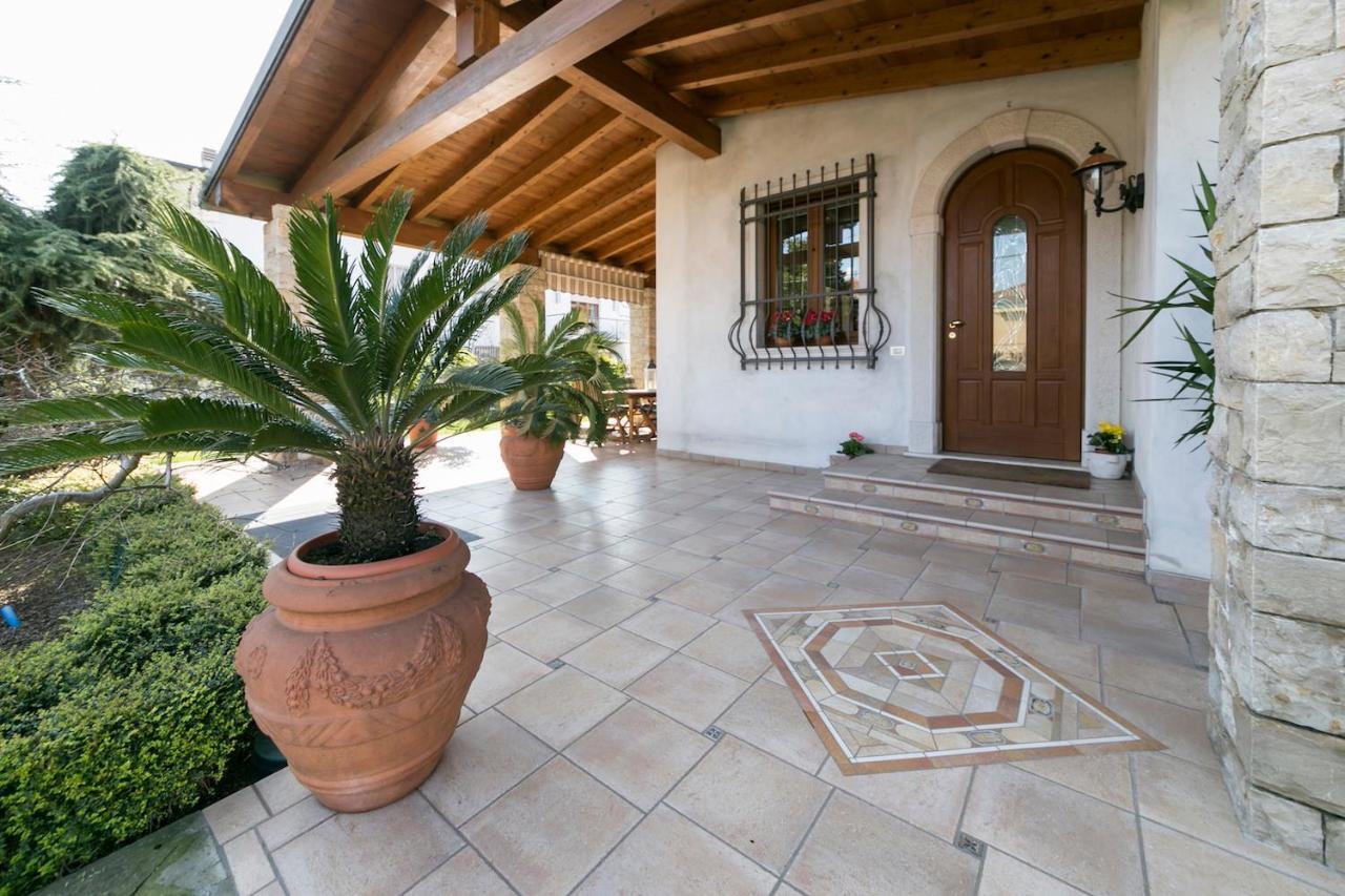 La Casa Di Pimpi Bed & Breakfast Desenzano del Garda Exterior photo